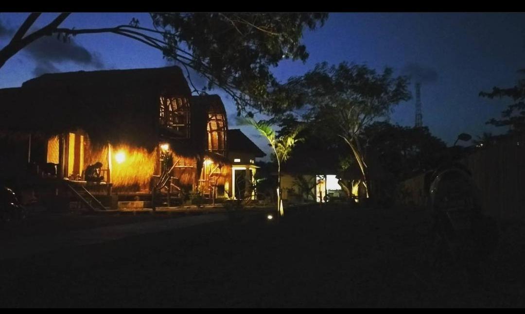 Mahkota Atia Bungallow Прайя Экстерьер фото